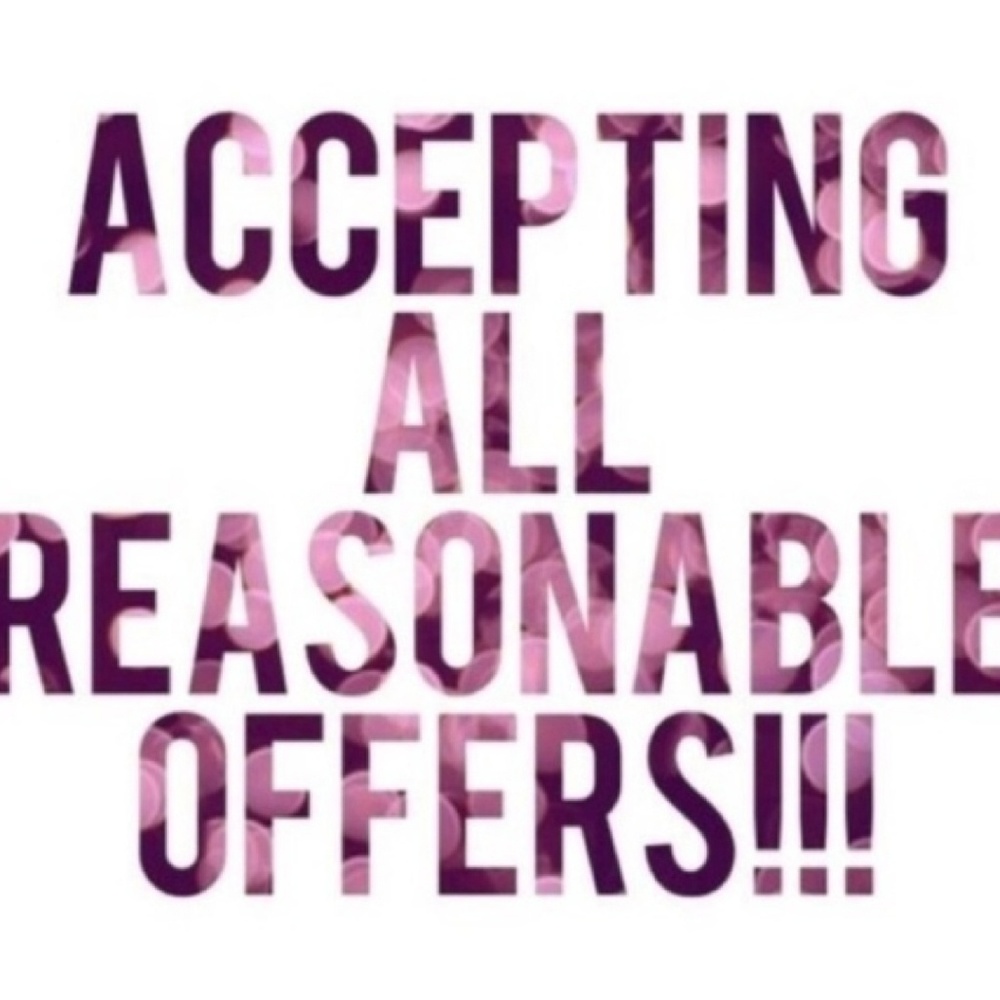 Clearing out my closet & everything must go!! ❤️